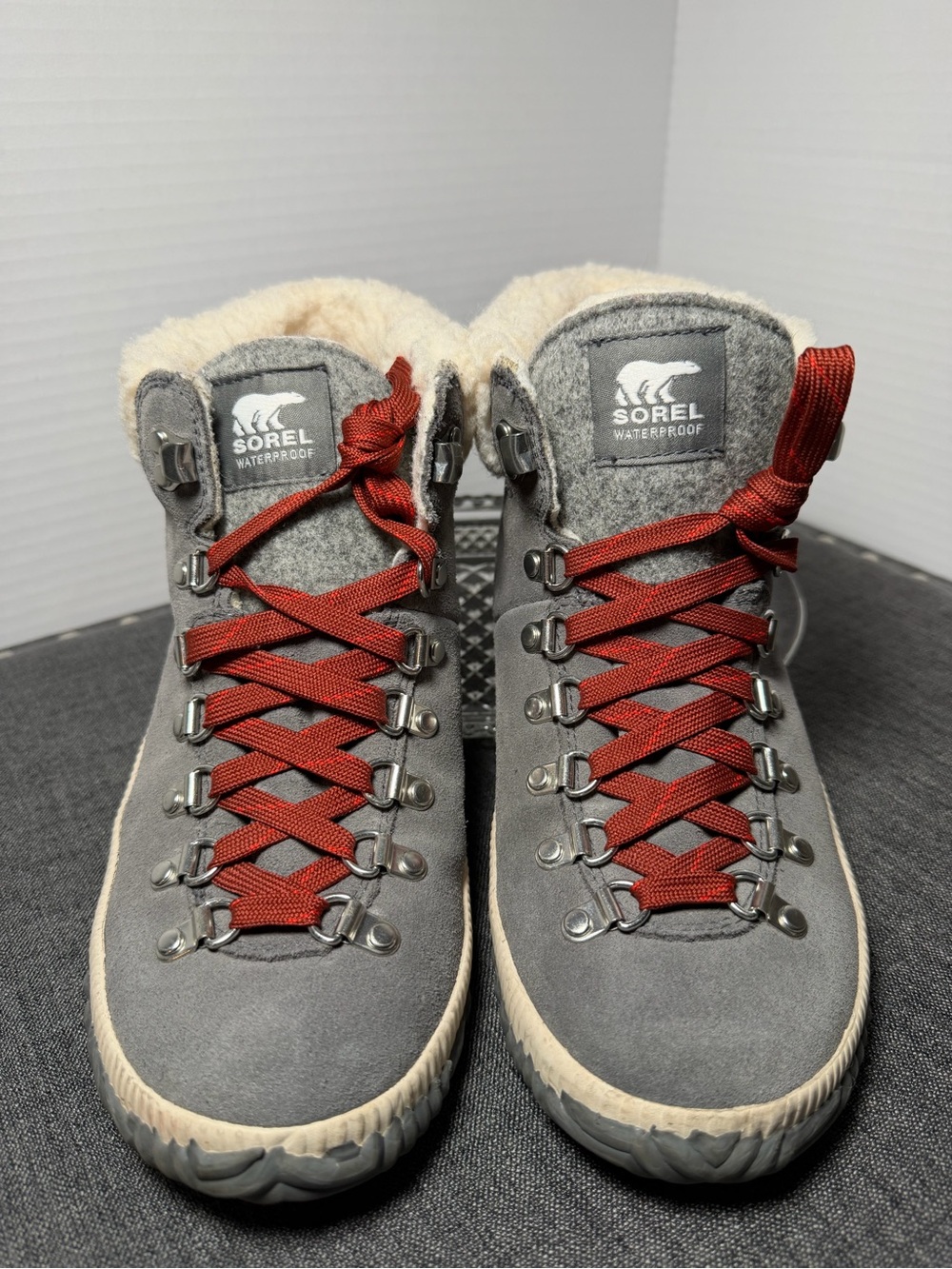 SOREL Out 'N About Plus Conquest Waterproof Boots Gray Suede Size 8.5 EUC